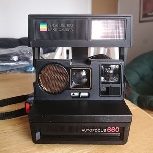 Polaroid 600 camera Originals with Autofocus 660